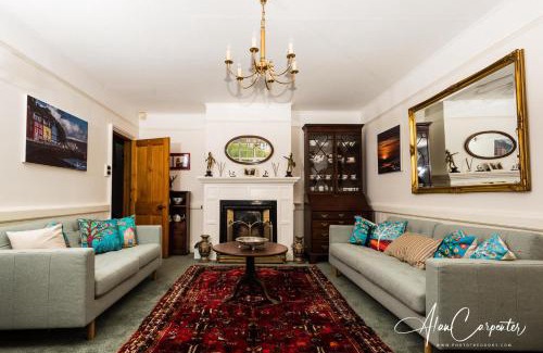 Burmarsh House | Beachside period family home. 5 BR spacious, comfortable.