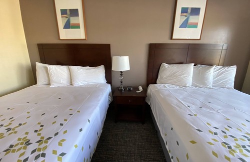 Arroyo Grande Hotel | BeachWay Inn