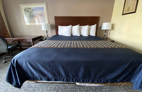 Arroyo Grande Hotel | BeachWay Inn