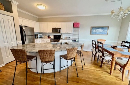 Atlantic Beach Apartment | Beachwood Bliss; Oceanview Condo in Atlantic Beach