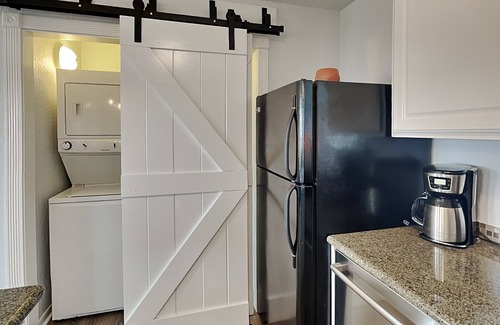 Surfside Beach House | Beachy Keen | Pet Friendly + Only 1 Block to Beach!