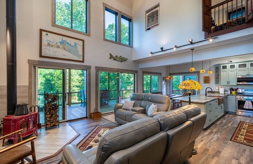 Tuckasegee House | Bear Lake Dream - Immaculate, Brand New, Private Lake Front House with a Hot Tub!