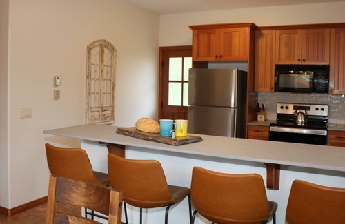Sun Peaks House | Bear's Den - SKI IN/SKI OUT 3 Bedroom Townhouse