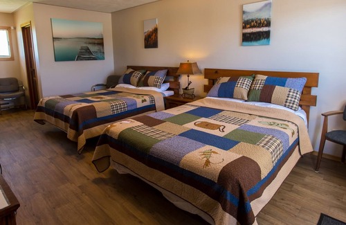 Ferndale Hotel | Bear Tracks Inn