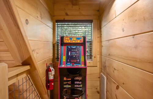 Pigeon Forge House | Beary Cottage Hot Tub Grill Arcade Games