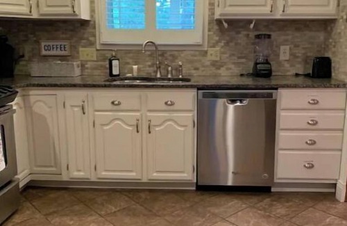 Royal Pines House | Beary Relaxing-Cozy Getaway for Family and Friends- Pet Friendly