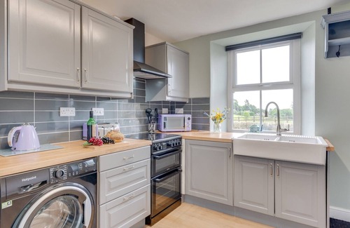 Crich House | Beau Cottage - Two Bedroom House, Sleeps 3