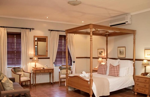 Beaufort West House | Beaufort Manor Country Lodge