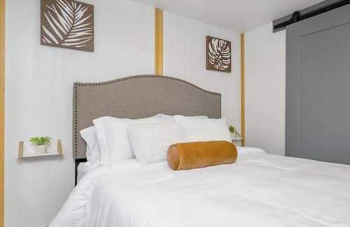 Canyon Lake House | Beaumont Hill Country Luxury Yurt Cabin w Hot Tub