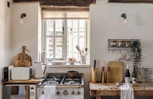 Stow-on-the-Wold House | Beauport Cottage - Stow-on-the-Wold, Beautiful Mezzanine Cottage in the heart of Stow
