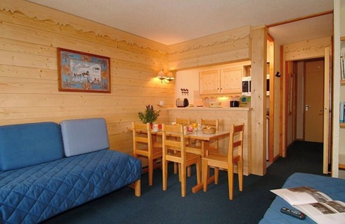 Doucy-Combelouviere Apartment | Beauregard 2P5H - One Bedroom Apartment, Sleeps 5