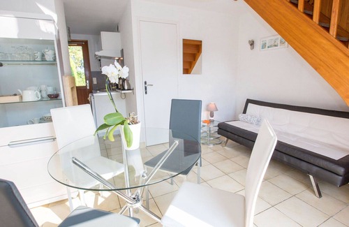 Saint-Jouan-des-Guerets Apartment | Beautiful apartment for 4 people with pool, WIFI, TV and terrace