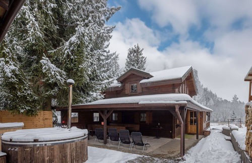 Dolni Branna House | Beautiful private villa for 8 people with WIFI, hot tub, TV, terrace and pets allowed