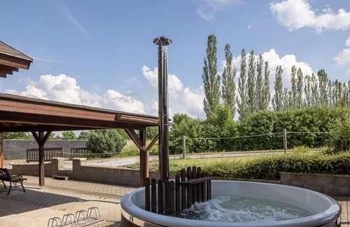Dolni Branna House | Beautiful private villa for 8 people with WIFI, hot tub, TV, terrace and pets allowed