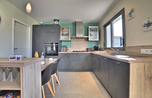 Le Chateau-d'Oleron House | Beautiful villa for 4 guests with WIFI, TV, terrace and pets allowed
