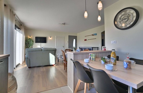 Le Chateau-d'Oleron House | Beautiful villa for 4 guests with WIFI, TV, terrace and pets allowed