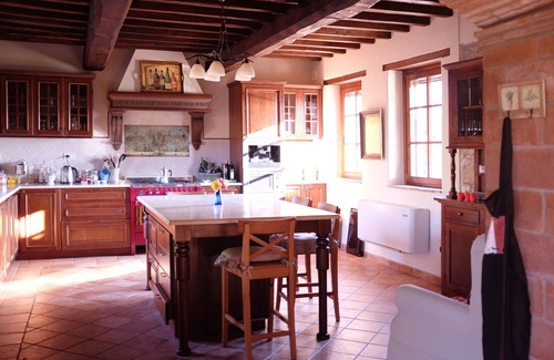 Fratta Villa | Beautifully renovated farmhouse in Umbria, pool, stunning views, sleeps 10-12
