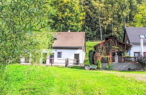 Ceska Metuje House | Beautiful private villa for 8 guests with pool, WIFI, TV, patio, pets allowed and panoramic view