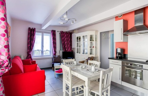 Le Touquet-Paris-Plage Apartment | Beautiful apartment 200m from Touquet beach and rue St Jean with garage - wifi