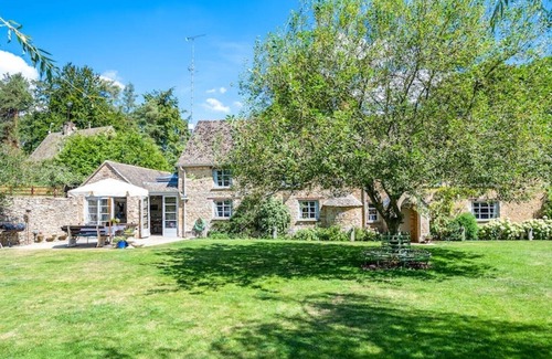Chipping Norton Cottage | Beautiful cottage near Soho Farmhouse
