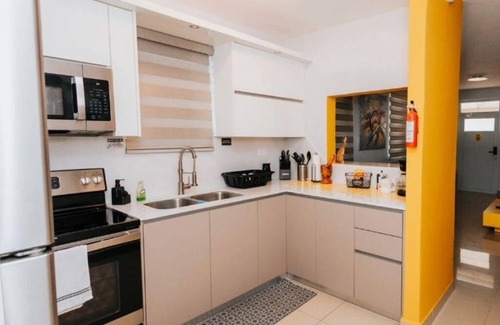 Palmas Apartment | Beautiful 2/1 apartment with AC & WiFi in phenomenal Cataño