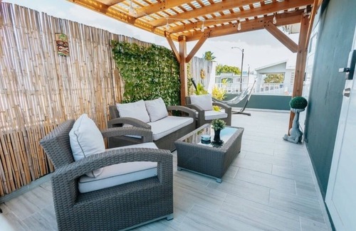 Palmas Apartment | Beautiful 2/1 apartment with AC & WiFi in phenomenal Cataño