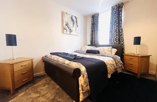 Aylesbury Apartment | Beautiful 2 - Bed Apartment in Aylesbury