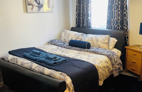 Aylesbury Apartment | Beautiful 2 - Bed Apartment in Aylesbury