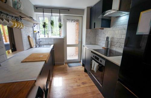 Shephall House | Beautiful 2 Bed Home with Spacious Garden