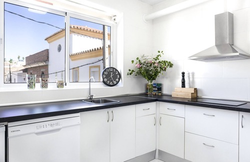 Pueblo Nuevo Apartment | Beautiful 2-bedroom house in Pueblo Nuevo de Guadiaro, near Sotogrande