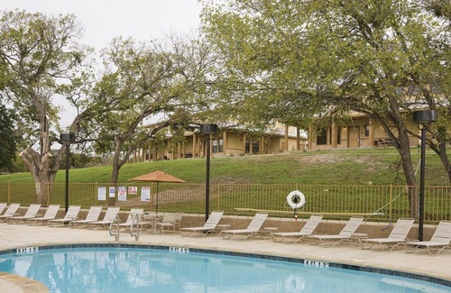 Gruene Apartment | Beautiful 2 bedroom unit at resort, sleeps 6