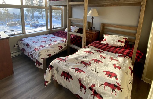 Courtenay Condo | Beautiful 2 bedroom suite @Mt Washington
