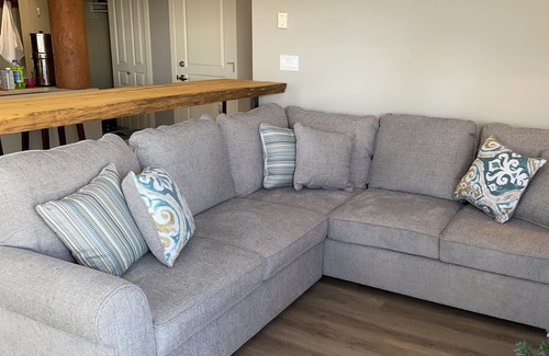 Courtenay Condo | Beautiful 2 bedroom suite @Mt Washington