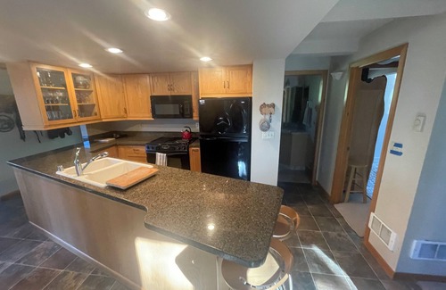 Packwood Cabin | Beautiful 2-bedroom cabin beside a creek in relaxing Packwood with WiFi, AC