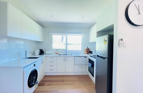 Bowral Cottage | Beautiful 2-bedroom garden cottage in Bowral. Family friendly!