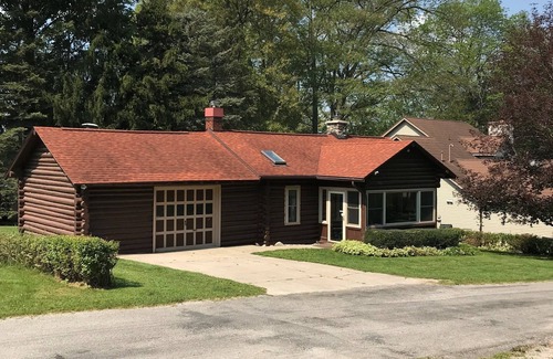 Herron House | Beautiful 2 bedroom log home on south end of Hubbard Lake