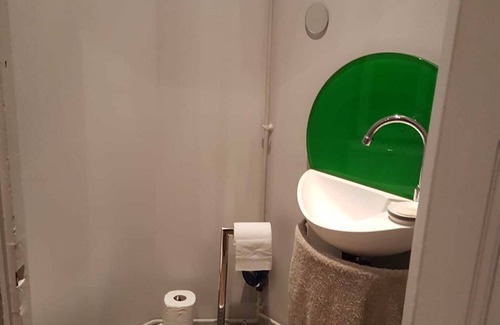 Bois-Colombes Apartment | Beautiful 2-bedroom penthouse apartment