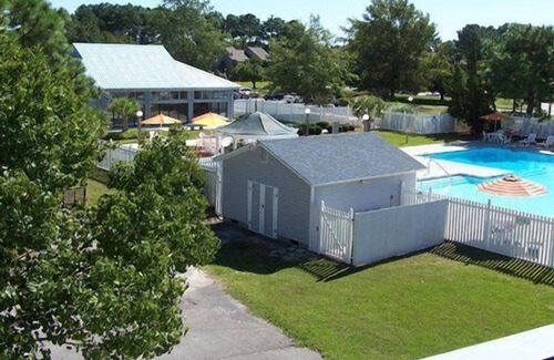 New Bern Apartment | Beautiful 2 bedroom unit at resort, sleeps 6