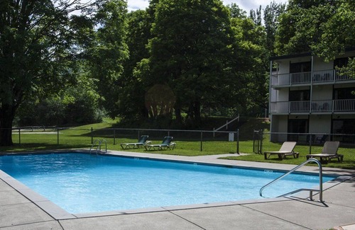 Warren Apartment | Beautiful 2 bedroom unit at resort, sleeps 6