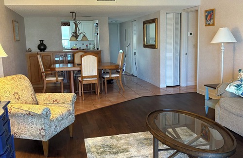 South Pasadena Condo | Beautiful 2 BR/2Bath condo in over 55 community