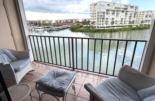 South Pasadena Condo | Beautiful 2 BR/2Bath condo in over 55 community