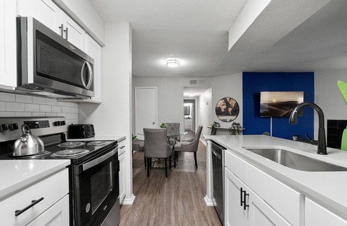 University Hills and Windsor Park Apartment | Beautiful 2BD/2BA in University Hills 4284