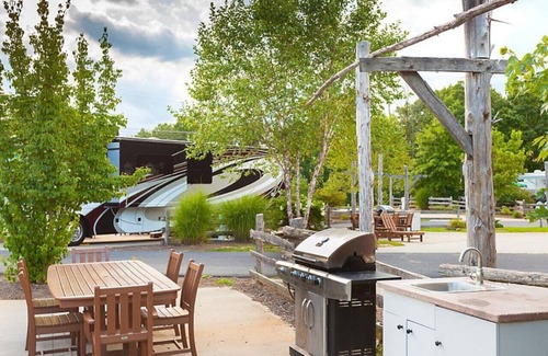 Gordonsville Condo | Beautiful 2BD condo in an equestrian themed resort with tons of activities for the family