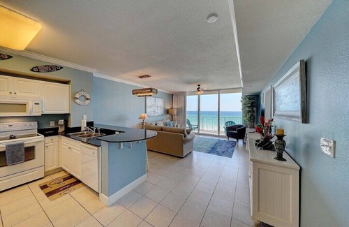 Panama City Beach Resort | Beautiful 2nd floor! Book Spring 2026 now!