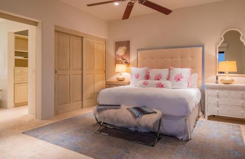 Palmilla Villa | Beautiful 3 Bd Villa with Staff and Steps from the Beach in Del Mar Palmilla