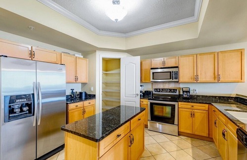 Gulfport Condo | Beautiful 3 Bedroom/3 Bathroom Condo Overlooking