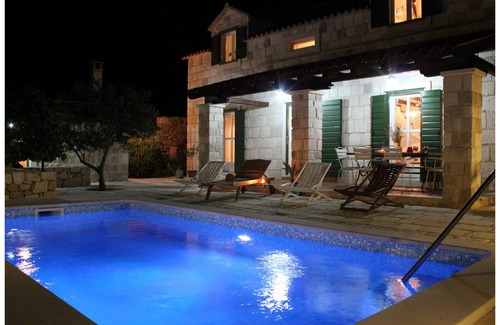 Seget House | Beautiful 3 Bedroom Dalmatian Stone House With a Heated Private Pool