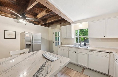 San Jacinto House | Beautiful 3-Bedroom House With Private Hot Tub