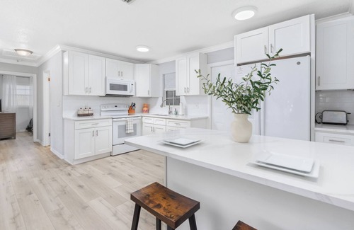 Beach Haven House | Beautiful 3 bedroom, 2 bathroom Beach Bungalow in Jacksonville Beach!