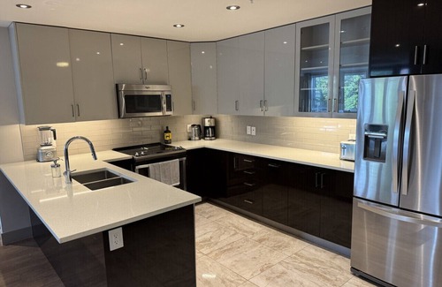 Downtown Halifax Apartment | Beautiful 3Bed/2Bath w/parking